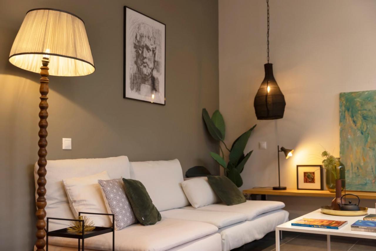 Apartamento Α Rare Lux Artistic Renv Gem Opposite Emst Museum Atenas Exterior foto