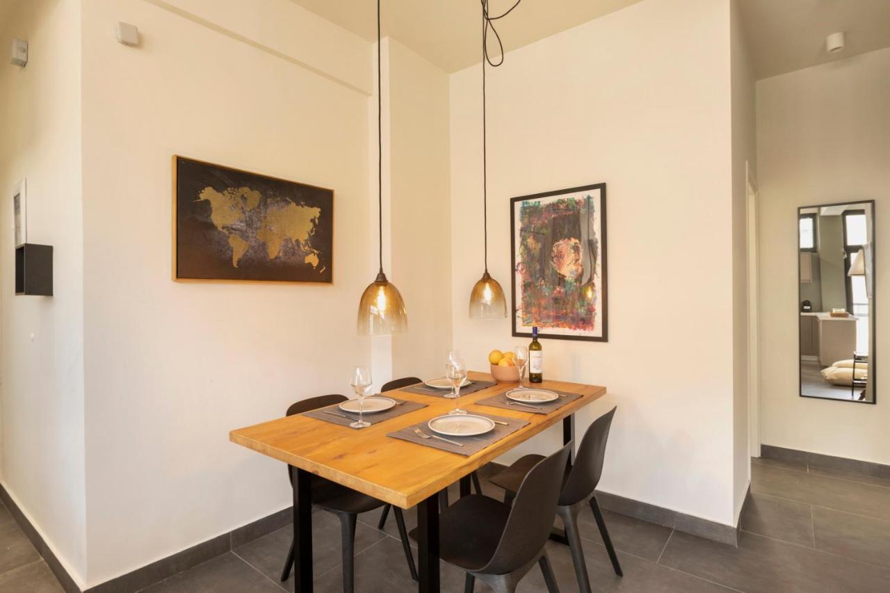 Apartamento Α Rare Lux Artistic Renv Gem Opposite Emst Museum Atenas Exterior foto