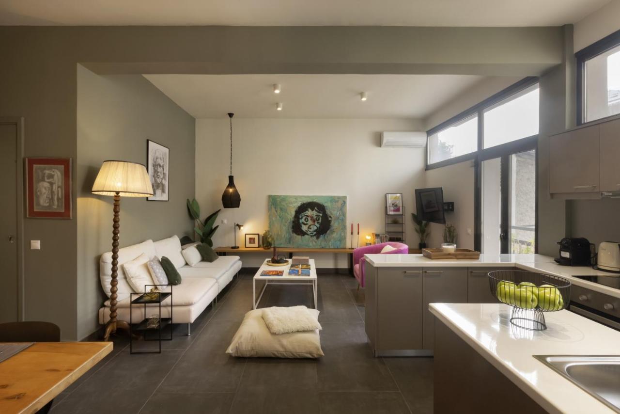 Apartamento Α Rare Lux Artistic Renv Gem Opposite Emst Museum Atenas Exterior foto